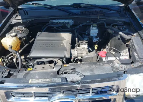 2011 Ford Escape Xlt z USA, uszkodzony, nr VIN 1FMCU9DGXBKA77846